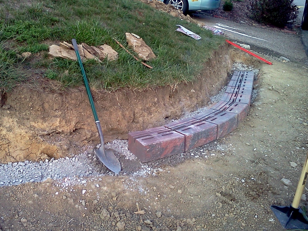 retaining_wall_base_course